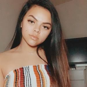 Meet your Posher, Kayla